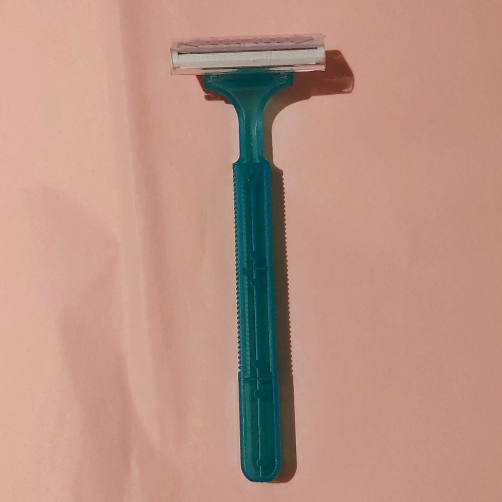 🎁GWP - 1 Disposable Razor